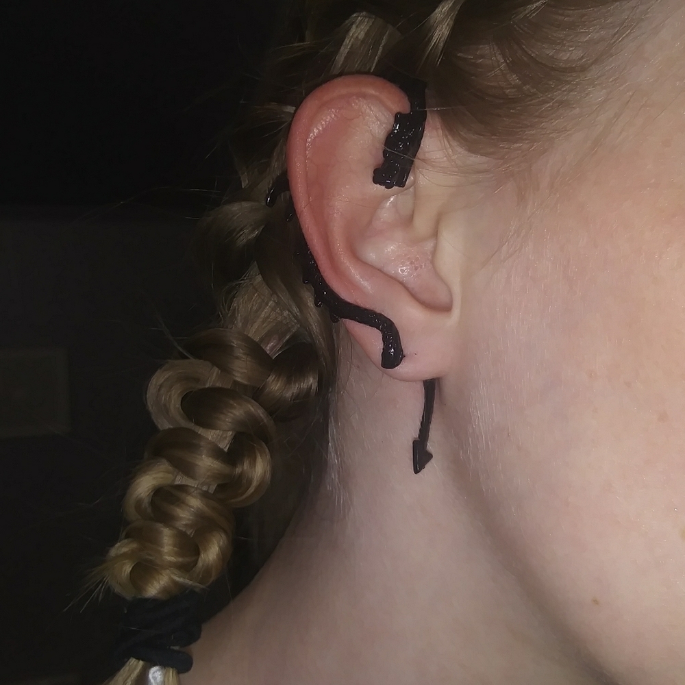 FREE With Purchase 🤑 Edgy Black Dragon Earring